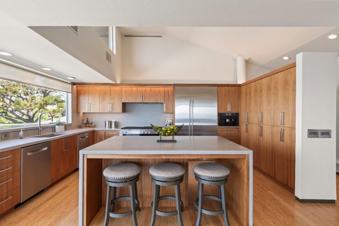 Detail Gallery Image 31 of 69 For 420 Seaview Drive, Aptos,  CA 95003 - 3 Beds | 2/1 Baths