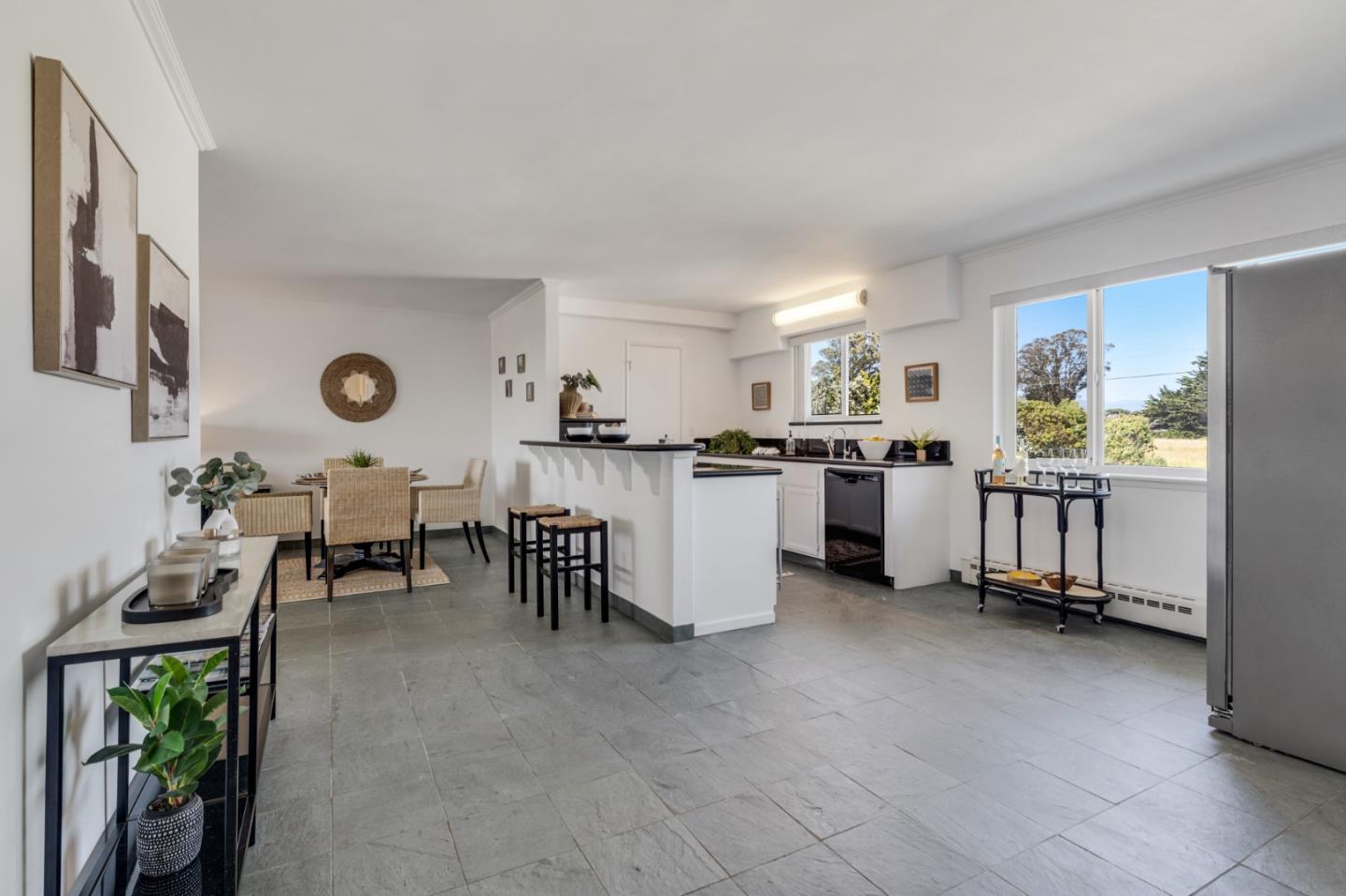 Detail Gallery Image 11 of 38 For 880 West Cliff Dr #9,  Santa Cruz,  CA 95060 - 1 Beds | 1 Baths