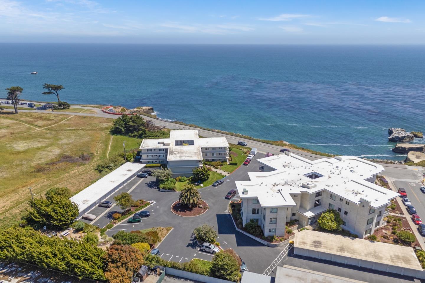 Detail Gallery Image 2 of 38 For 880 West Cliff Dr #9,  Santa Cruz,  CA 95060 - 1 Beds | 1 Baths