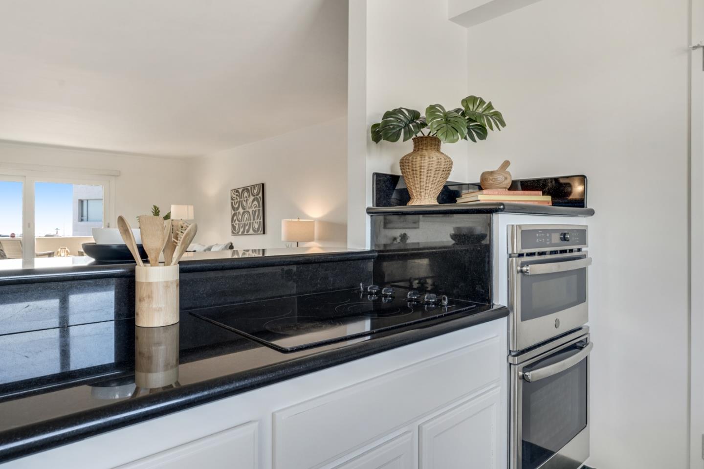 Detail Gallery Image 23 of 38 For 880 West Cliff Dr #9,  Santa Cruz,  CA 95060 - 1 Beds | 1 Baths