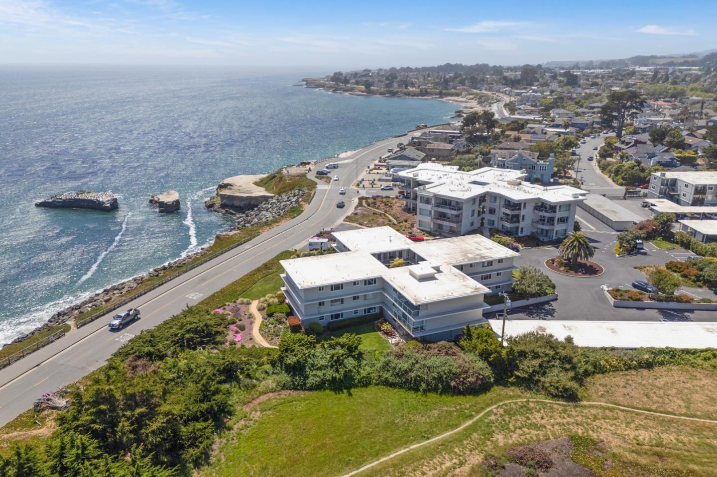 Detail Gallery Image 36 of 38 For 880 West Cliff Dr #9,  Santa Cruz,  CA 95060 - 1 Beds | 1 Baths