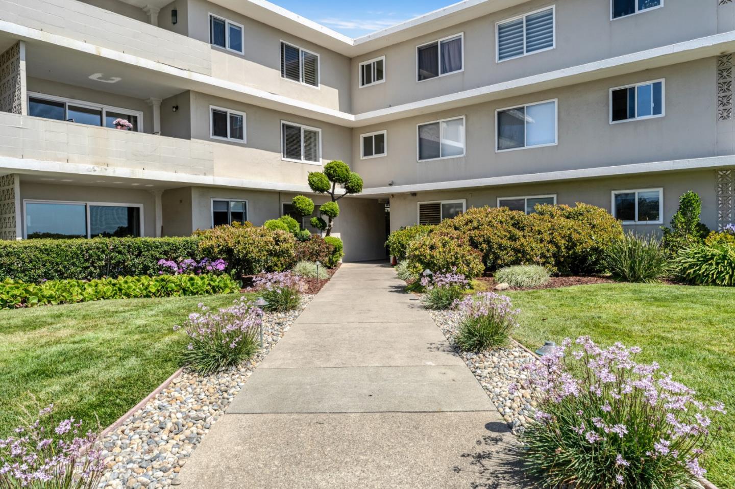 Detail Gallery Image 6 of 38 For 880 West Cliff Dr #9,  Santa Cruz,  CA 95060 - 1 Beds | 1 Baths