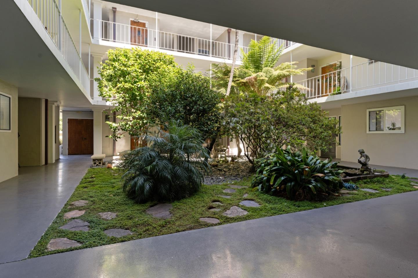 Detail Gallery Image 7 of 38 For 880 West Cliff Dr #9,  Santa Cruz,  CA 95060 - 1 Beds | 1 Baths