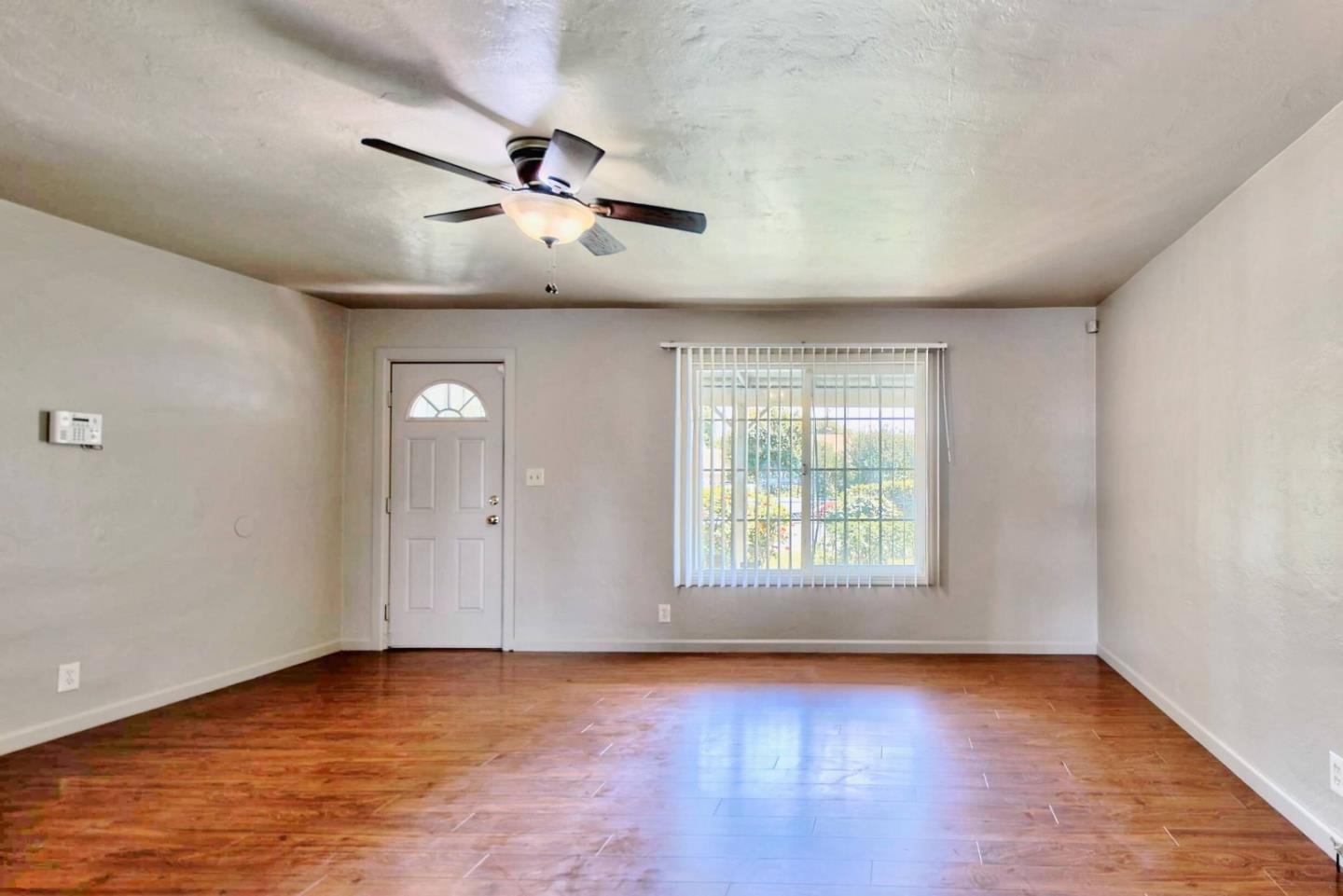 Detail Gallery Image 3 of 19 For 339 San Juan Dr, Modesto,  CA 95354 - 2 Beds | 1 Baths