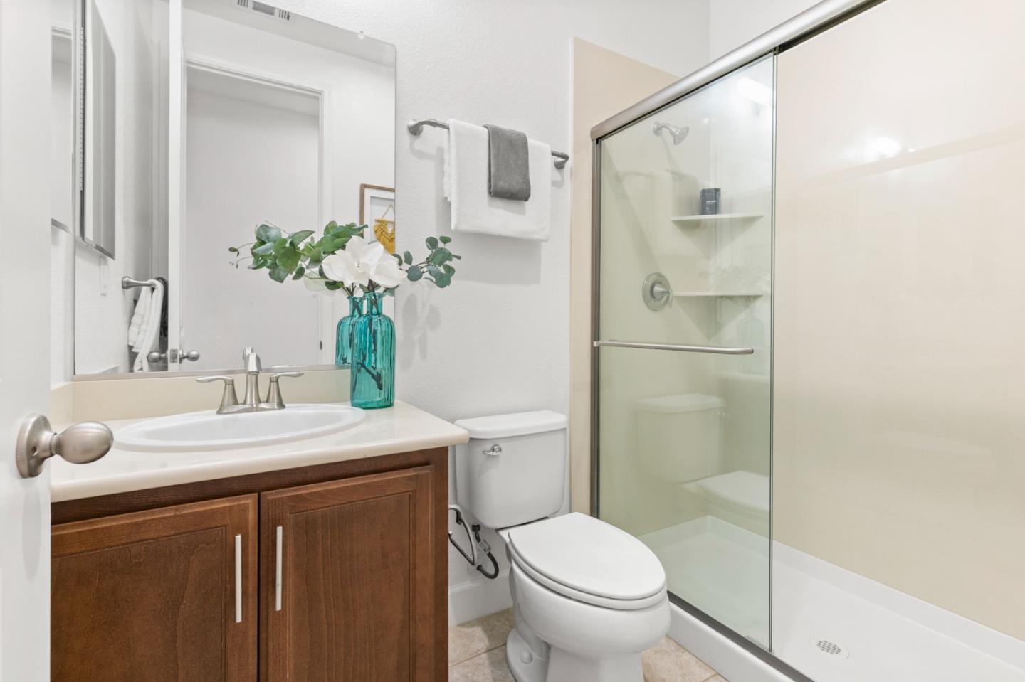 Detail Gallery Image 17 of 31 For 832 Skycrest Dr, San Bruno,  CA 94066 - 4 Beds | 3 Baths