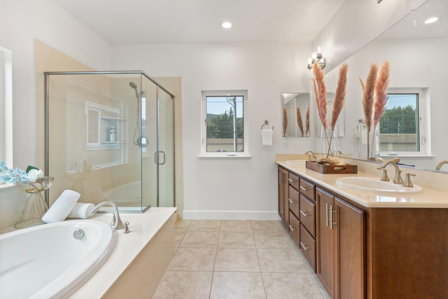 Detail Gallery Image 29 of 31 For 832 Skycrest Dr, San Bruno,  CA 94066 - 4 Beds | 3 Baths