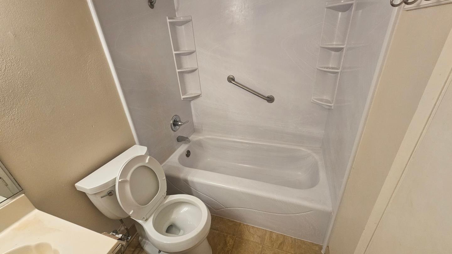 Detail Gallery Image 6 of 10 For 5474 Tradewinds Wkwy #2,  San Jose,  CA 95123 - 2 Beds | 1 Baths