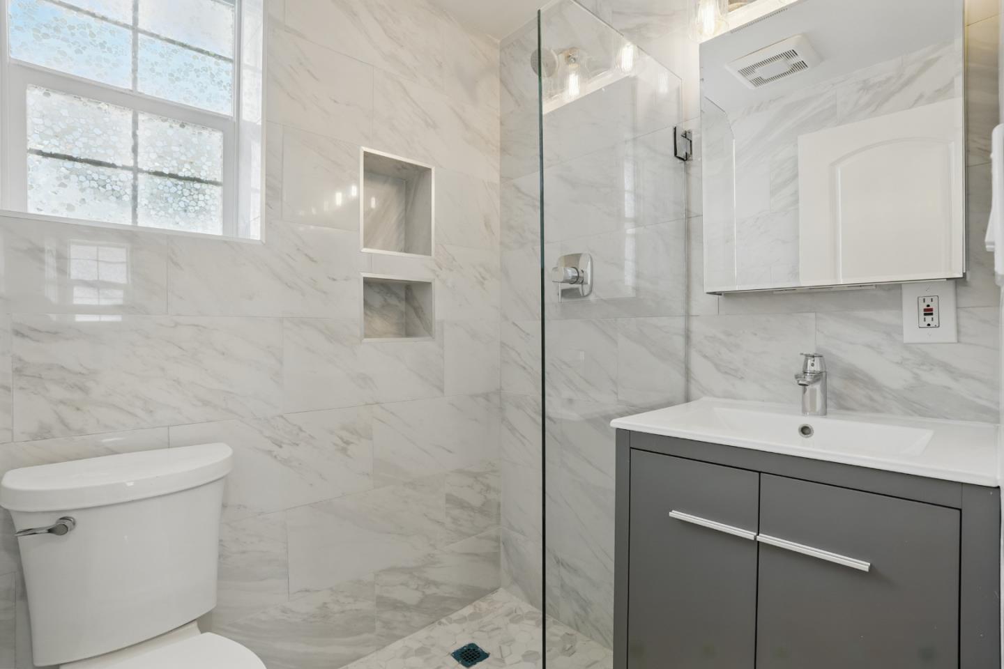 Detail Gallery Image 31 of 46 For 2408 Bartlett St, Oakland,  CA 94601 - – Beds | – Baths