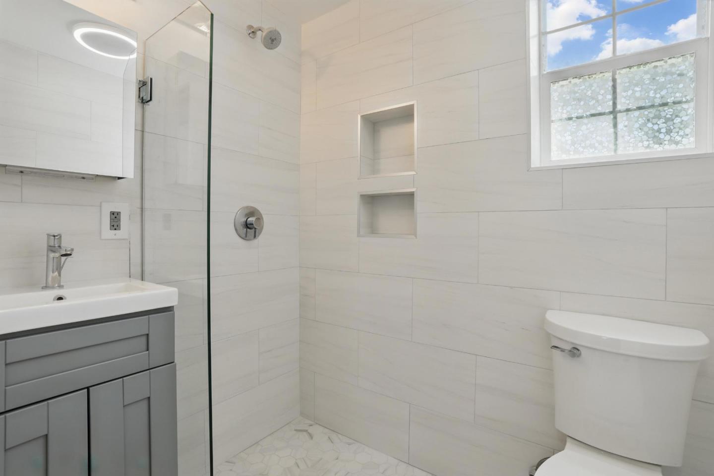 Detail Gallery Image 34 of 46 For 2408 Bartlett St, Oakland,  CA 94601 - – Beds | – Baths