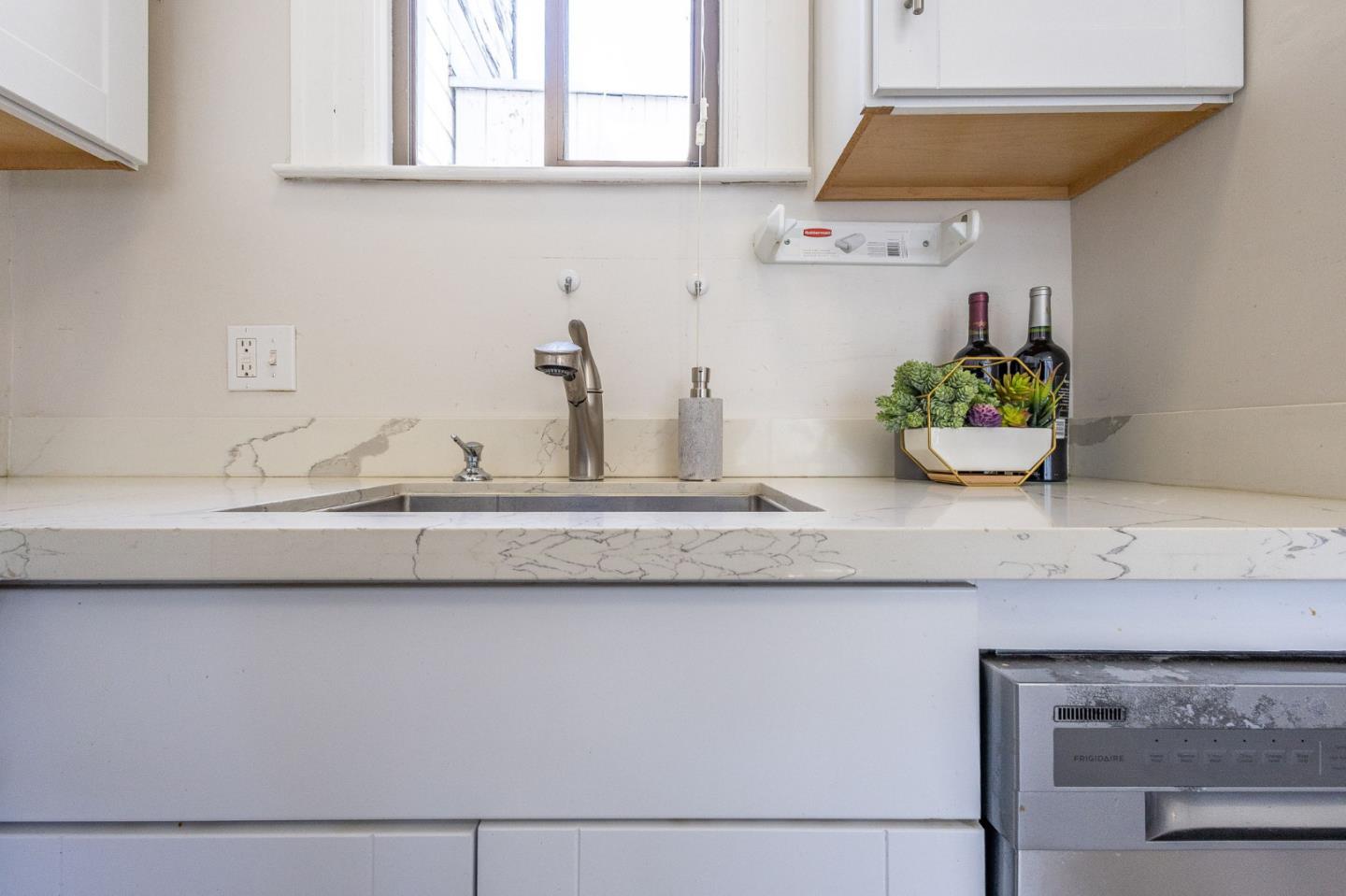 Detail Gallery Image 21 of 88 For 806-810 Union St, San Francisco,  CA 94133 - – Beds | – Baths