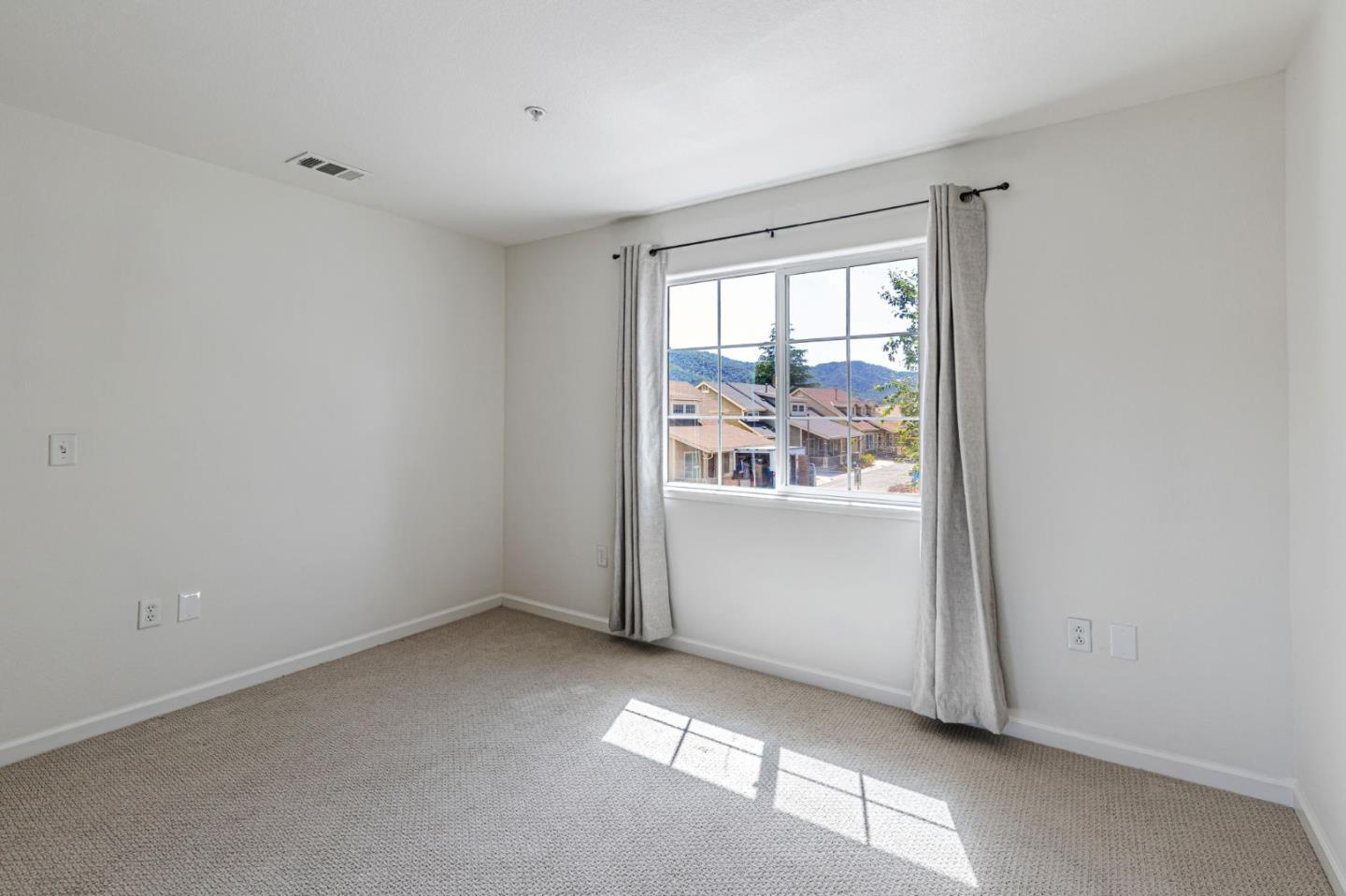 Detail Gallery Image 21 of 67 For 1554 Rosette Way, Gilroy,  CA 95020 - 3 Beds | 2 Baths