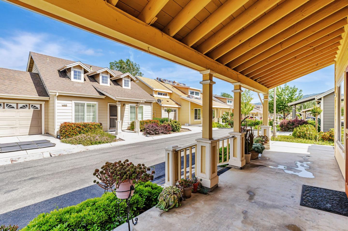 Detail Gallery Image 4 of 67 For 1554 Rosette Way, Gilroy,  CA 95020 - 3 Beds | 2 Baths