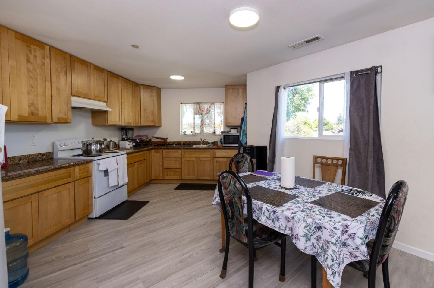 Detail Gallery Image 7 of 22 For 217-219 Calabasas Rd, Watsonville,  CA 95076 - – Beds | – Baths