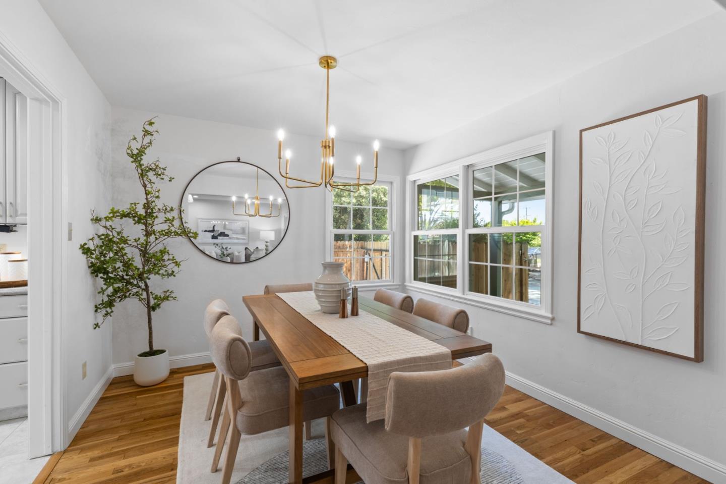 Detail Gallery Image 10 of 84 For 581 Pamlar Ave, San Jose,  CA 95128 - 5 Beds | 3/1 Baths