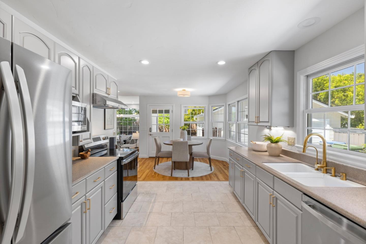 Detail Gallery Image 15 of 84 For 581 Pamlar Ave, San Jose,  CA 95128 - 5 Beds | 3/1 Baths