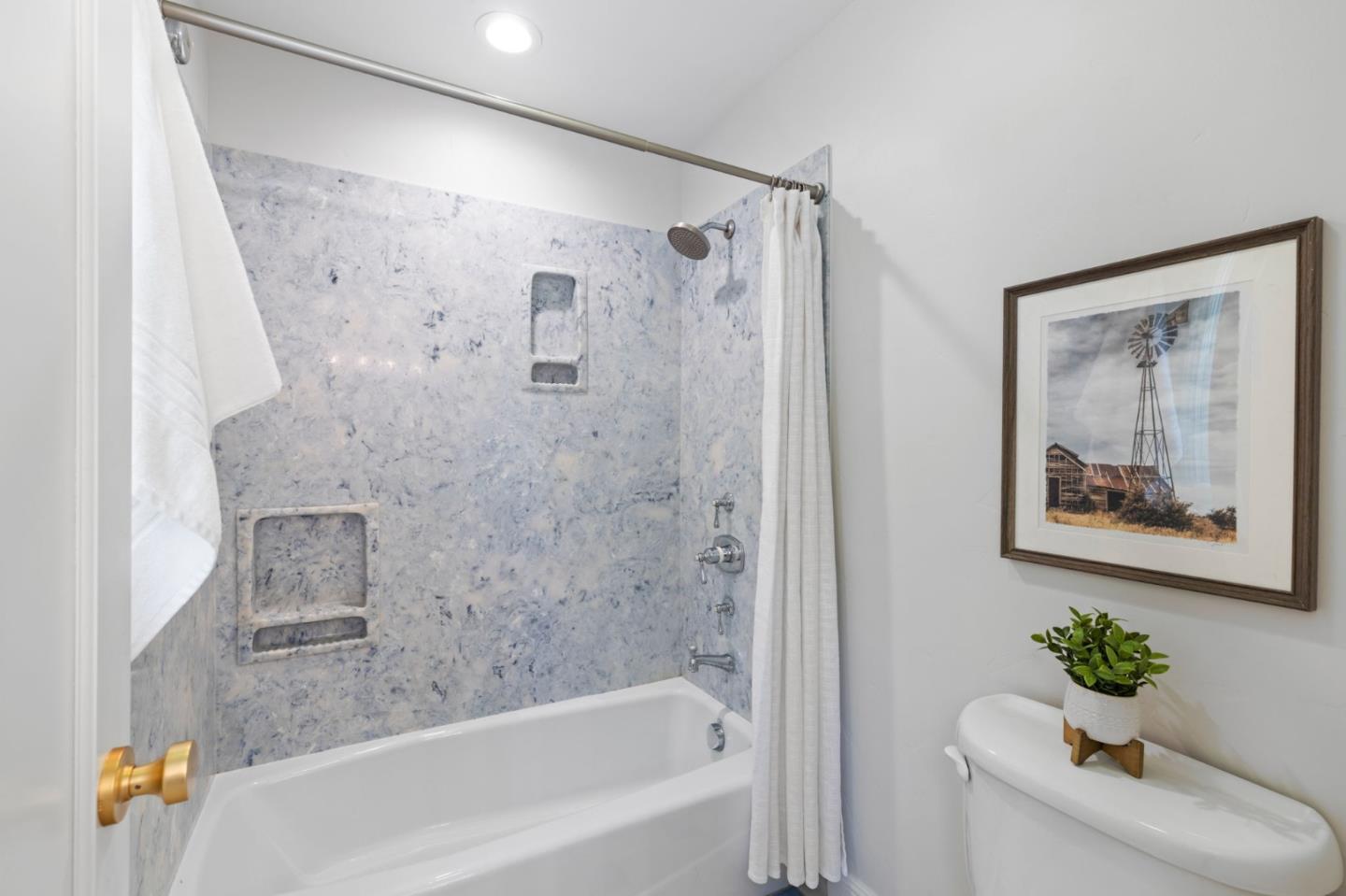 Detail Gallery Image 33 of 84 For 581 Pamlar Ave, San Jose,  CA 95128 - 5 Beds | 3/1 Baths