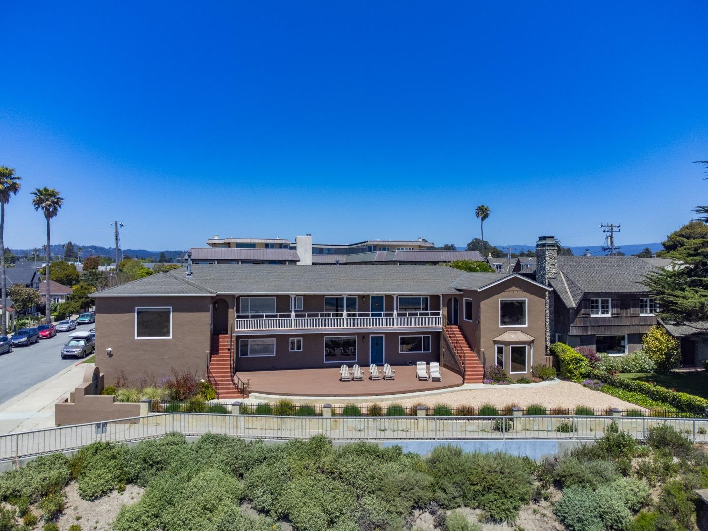 Detail Gallery Image 4 of 11 For 1703 East Cliff Dr, Santa Cruz,  CA 95062 - – Beds | – Baths