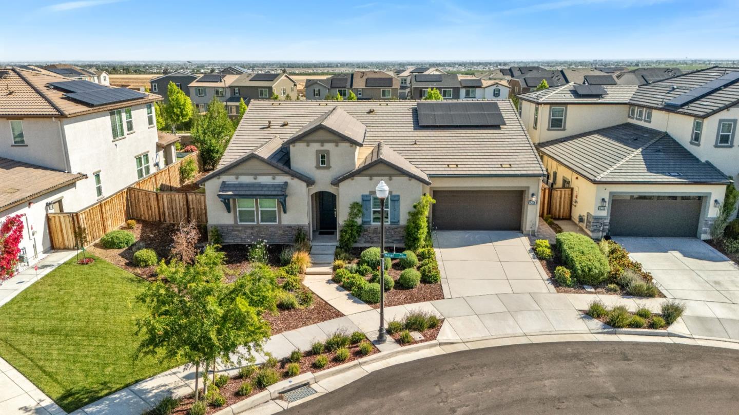Detail Gallery Image 3 of 45 For 6326 Moser Way, Tracy,  CA 95377 - 4 Beds | 3/1 Baths