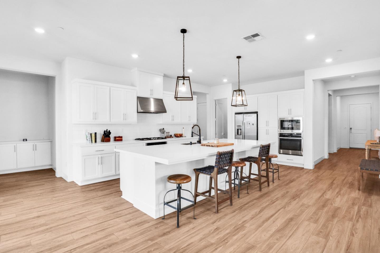 Detail Gallery Image 9 of 45 For 6326 Moser Way, Tracy,  CA 95377 - 4 Beds | 3/1 Baths