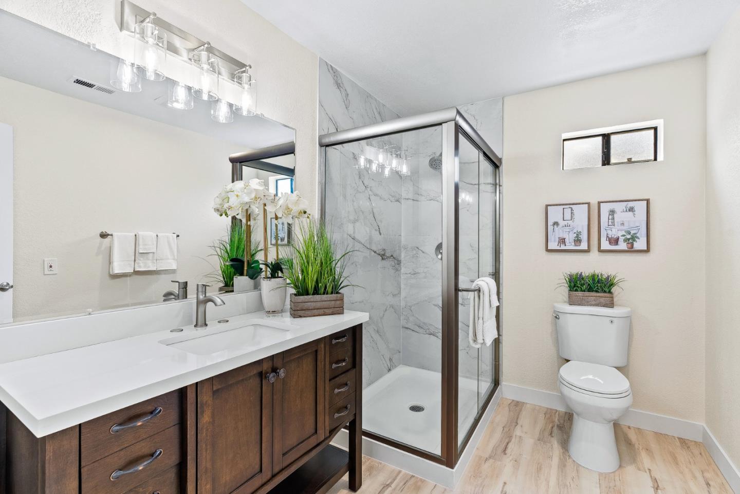 Detail Gallery Image 20 of 37 For 1105 Valota Rd, Redwood City,  CA 94061 - 5 Beds | 3 Baths