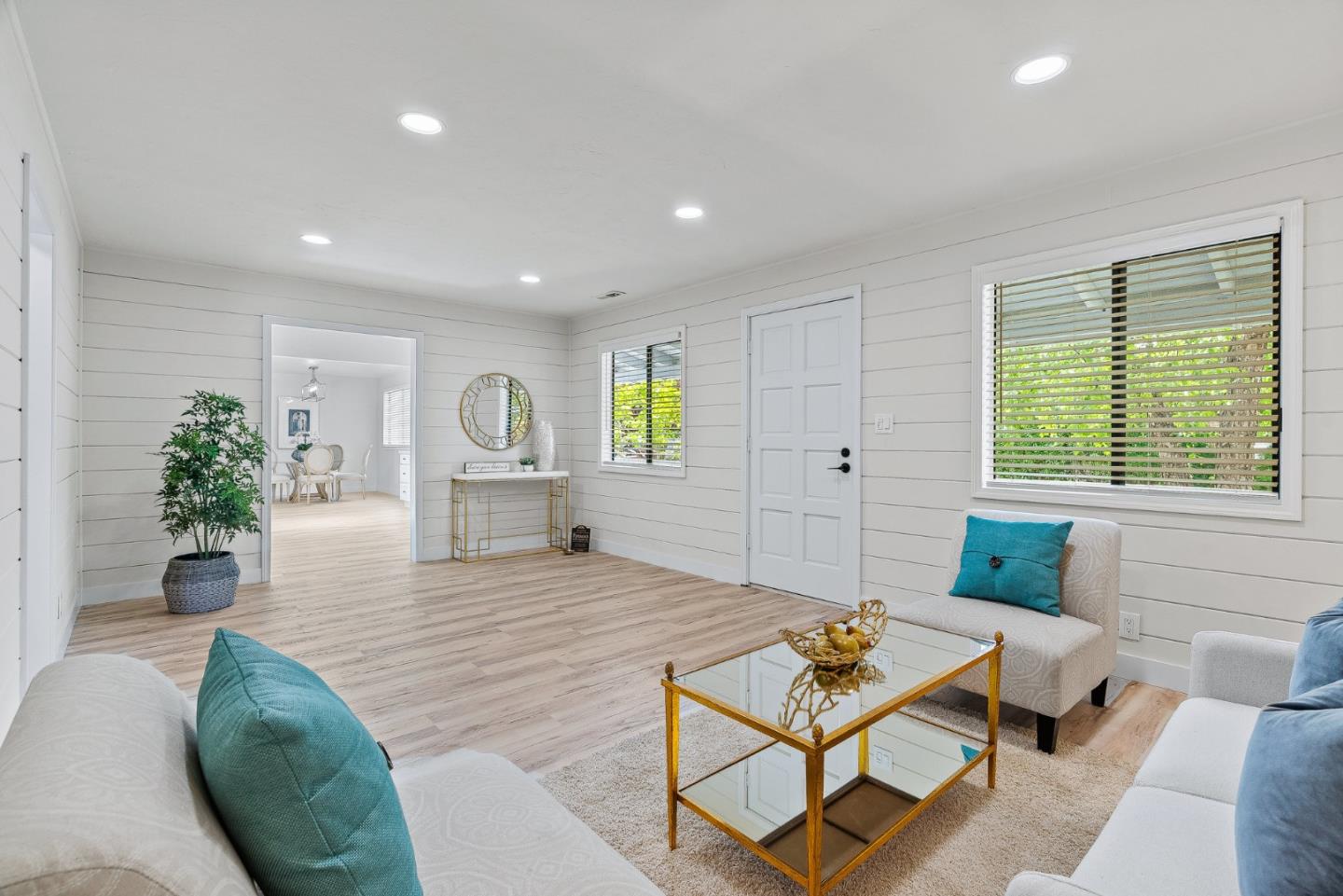 Detail Gallery Image 8 of 37 For 1105 Valota Rd, Redwood City,  CA 94061 - 5 Beds | 3 Baths