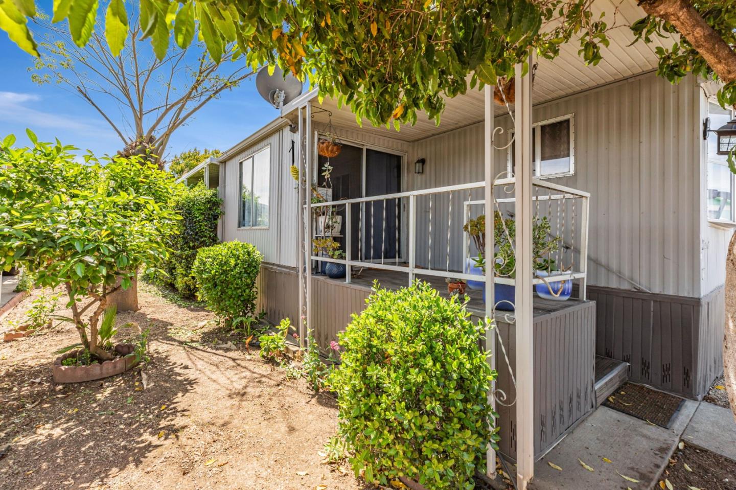 Detail Gallery Image 5 of 36 For 500 W 10 St #134,  Gilroy,  CA 95020 - 2 Beds | 1/1 Baths