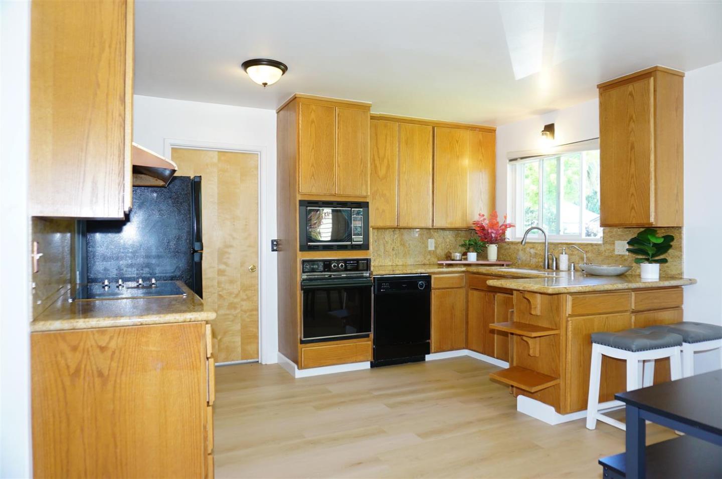 Detail Gallery Image 11 of 38 For 3118 Jenkins Ave, San Jose,  CA 95118 - 3 Beds | 2 Baths