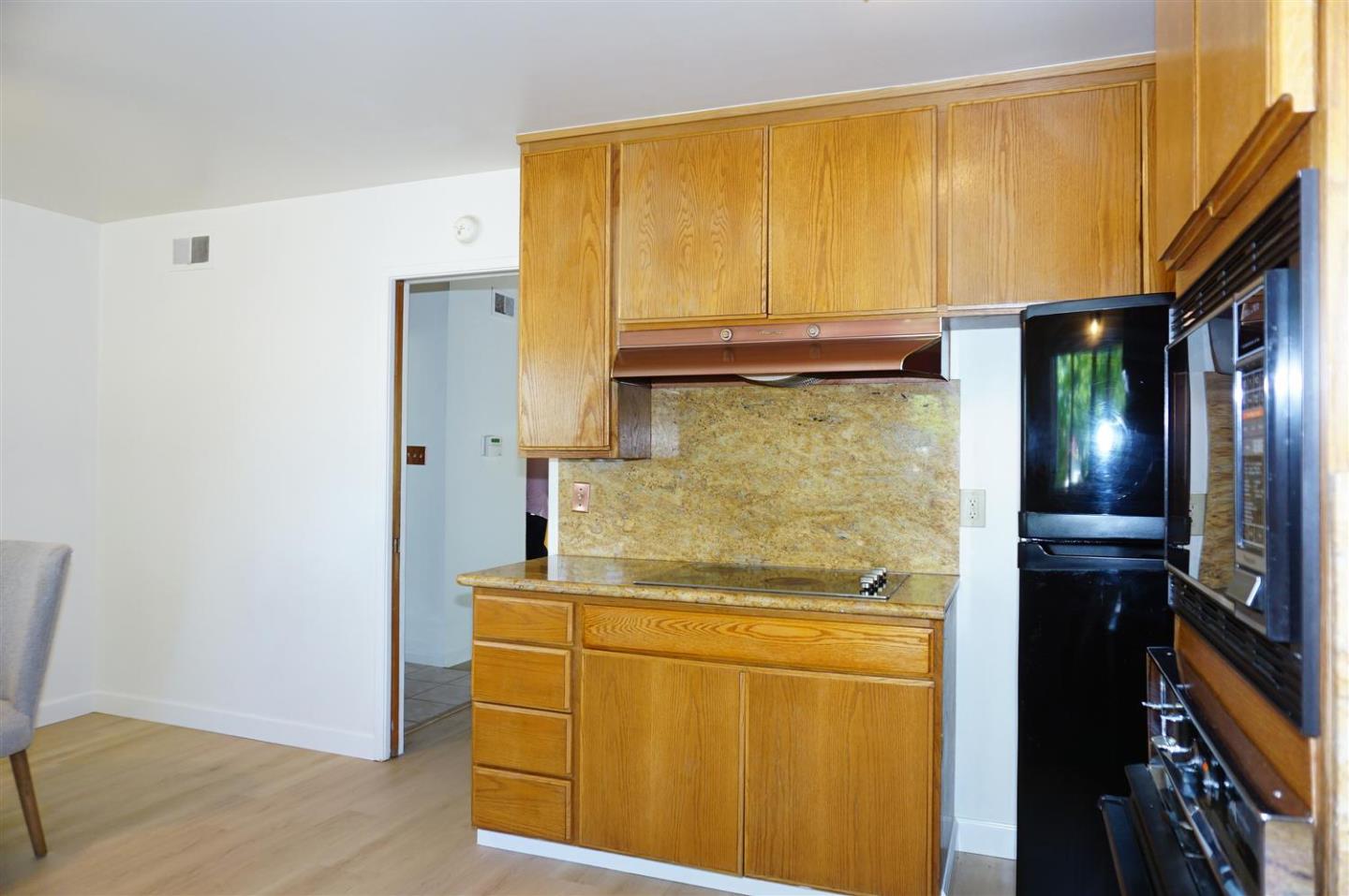 Detail Gallery Image 12 of 38 For 3118 Jenkins Ave, San Jose,  CA 95118 - 3 Beds | 2 Baths