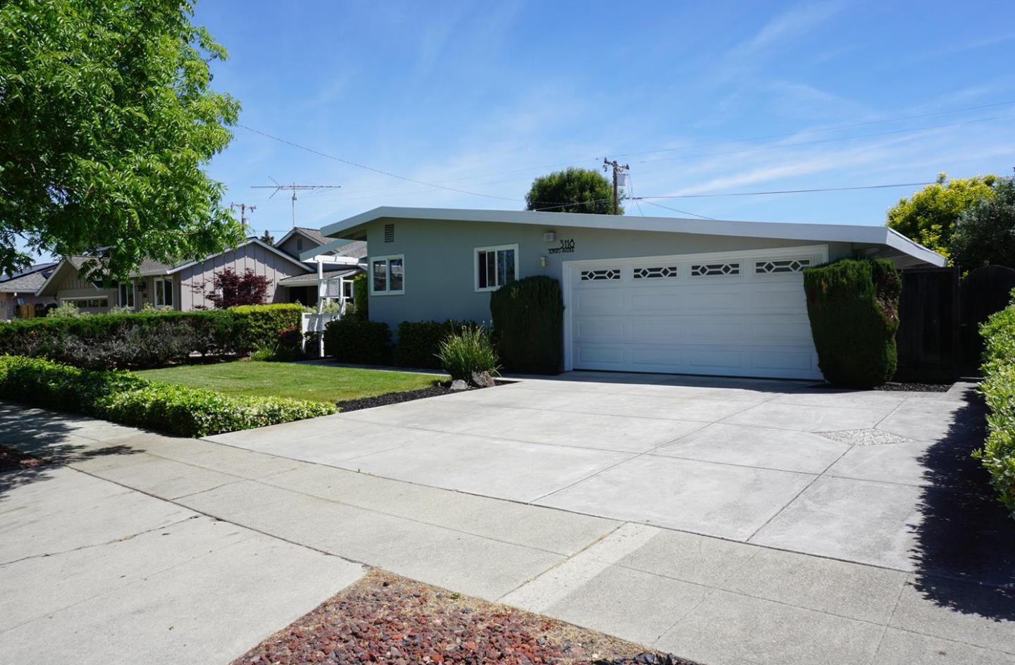 Detail Gallery Image 3 of 38 For 3118 Jenkins Ave, San Jose,  CA 95118 - 3 Beds | 2 Baths