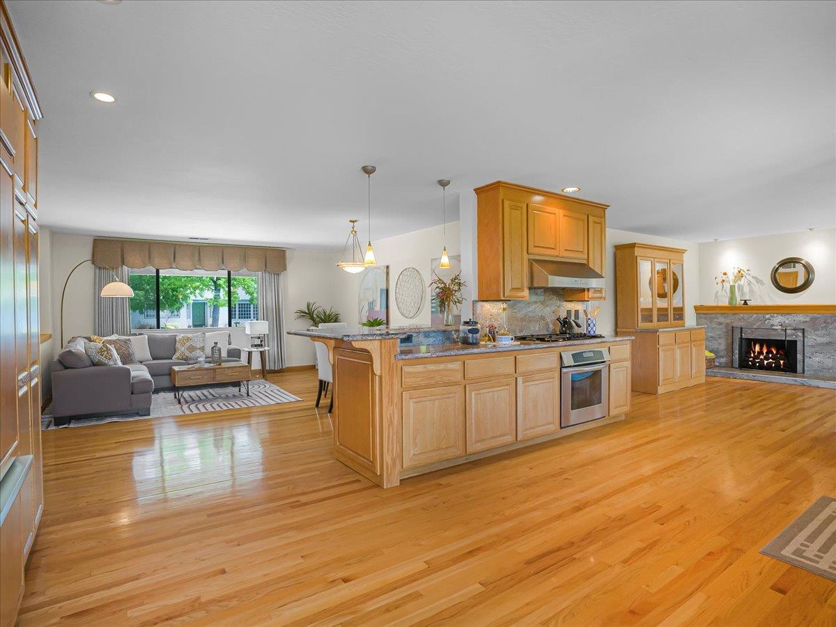 Detail Gallery Image 18 of 62 For 10623 Glenview Ave, Cupertino,  CA 95014 - 3 Beds | 3 Baths
