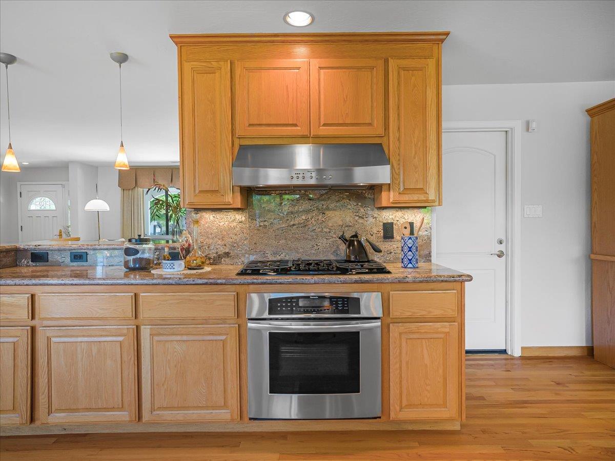 Detail Gallery Image 19 of 62 For 10623 Glenview Ave, Cupertino,  CA 95014 - 3 Beds | 3 Baths