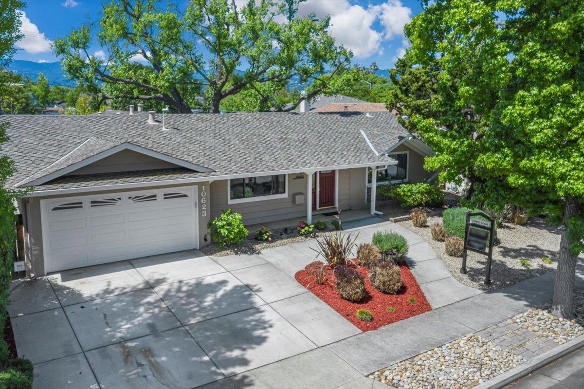 Detail Gallery Image 2 of 62 For 10623 Glenview Ave, Cupertino,  CA 95014 - 3 Beds | 3 Baths