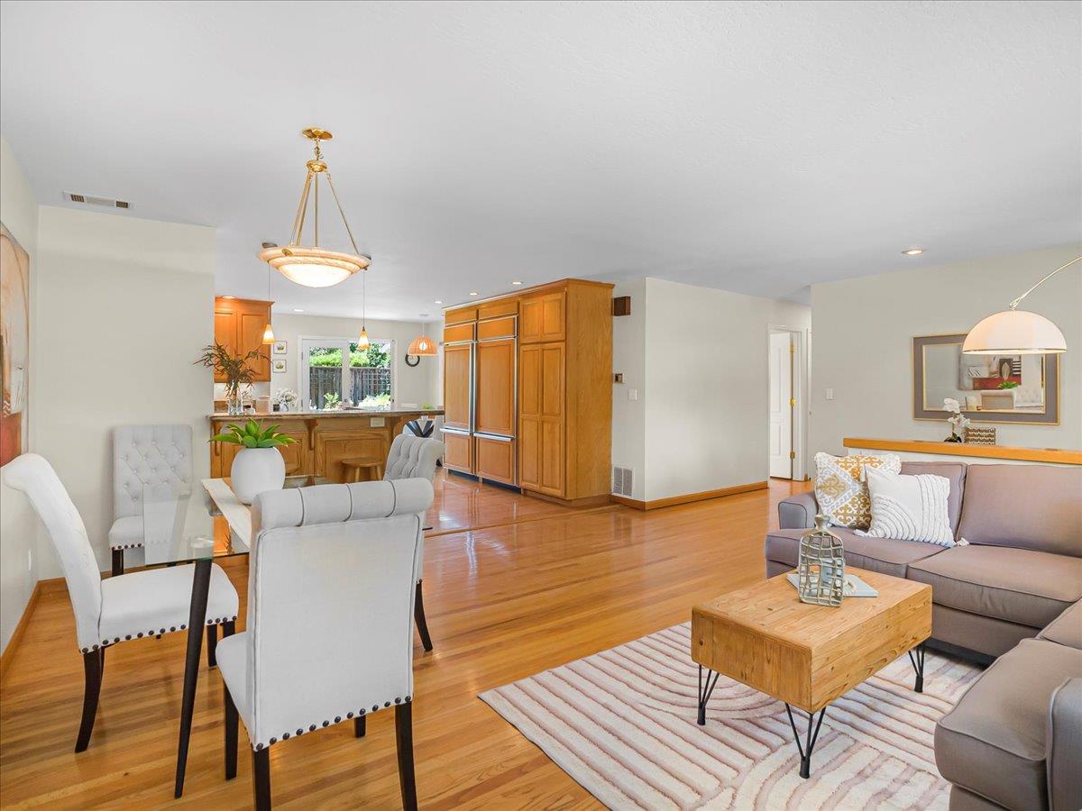 Detail Gallery Image 8 of 62 For 10623 Glenview Ave, Cupertino,  CA 95014 - 3 Beds | 3 Baths