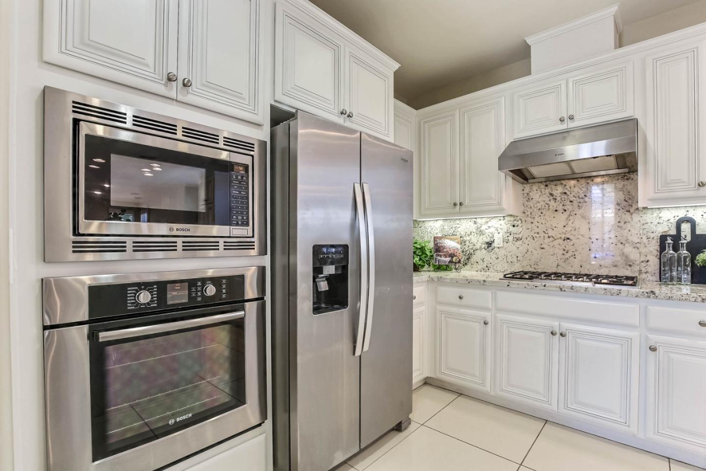 Detail Gallery Image 4 of 20 For 3263 La Rochelle Way, San Jose,  CA 95135 - 4 Beds | 3 Baths