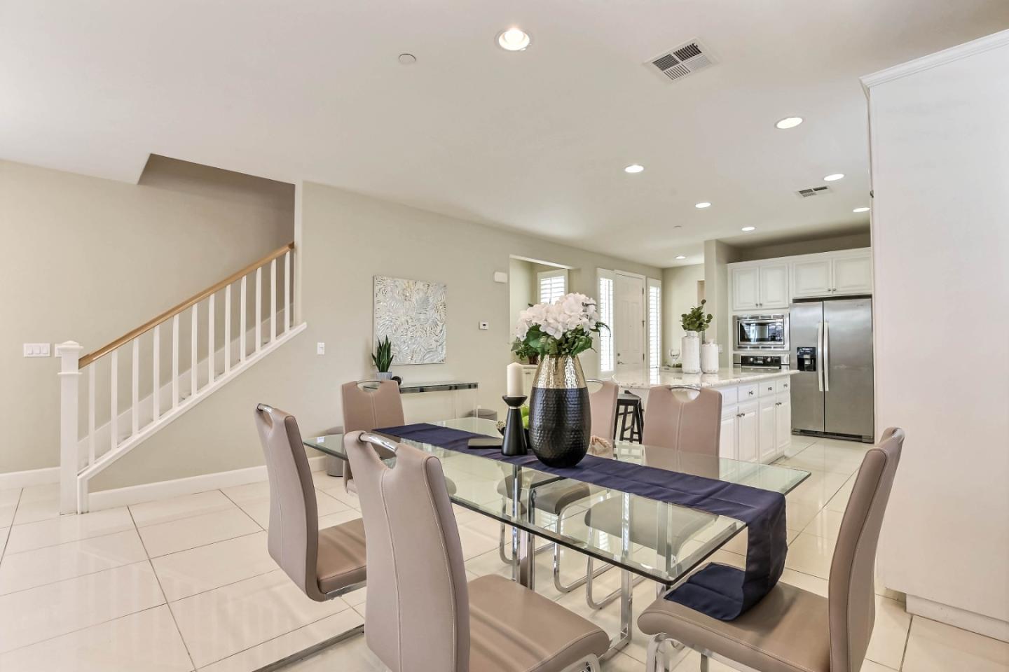 Detail Gallery Image 6 of 20 For 3263 La Rochelle Way, San Jose,  CA 95135 - 4 Beds | 3 Baths