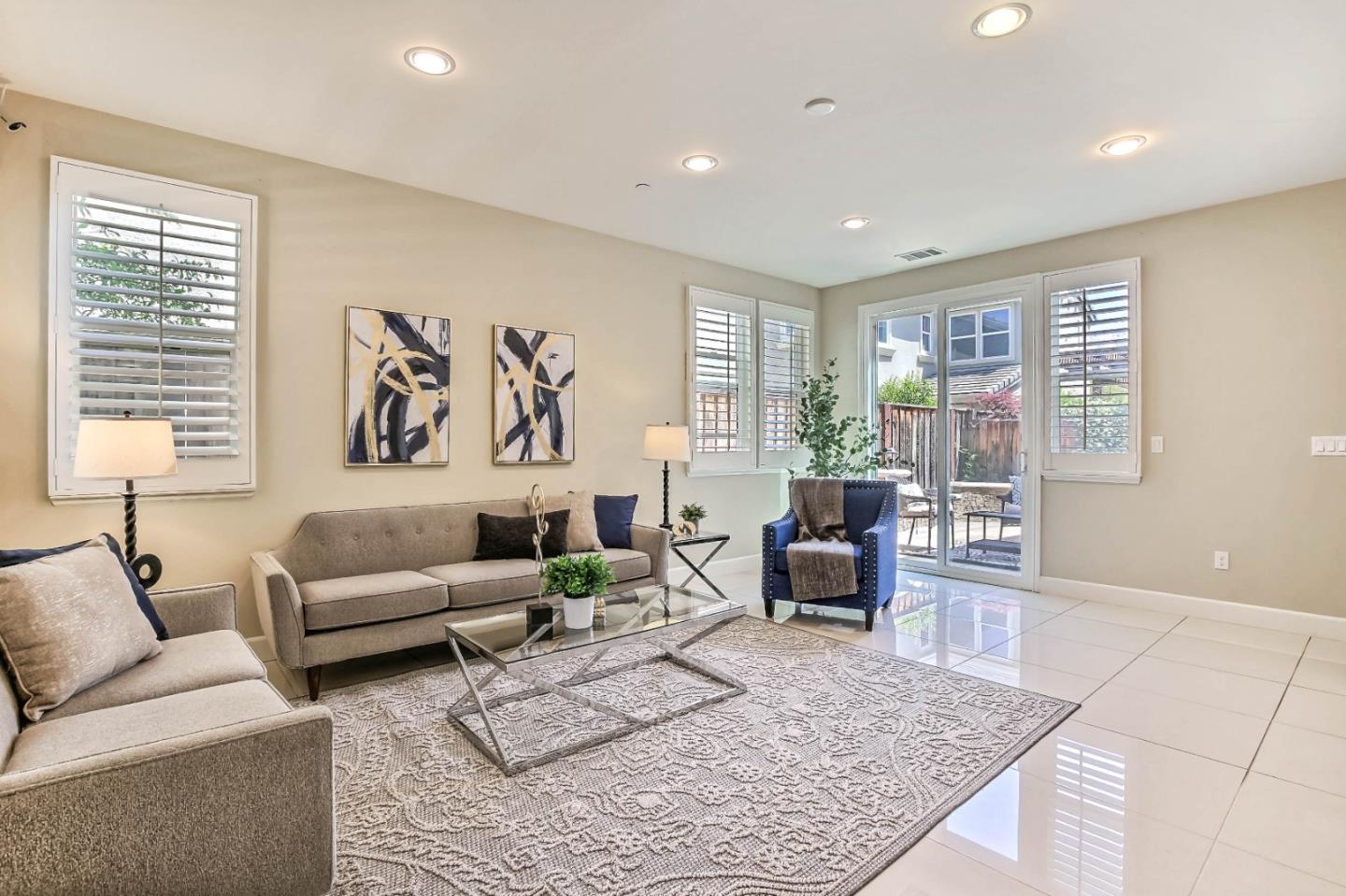 Detail Gallery Image 7 of 20 For 3263 La Rochelle Way, San Jose,  CA 95135 - 4 Beds | 3 Baths