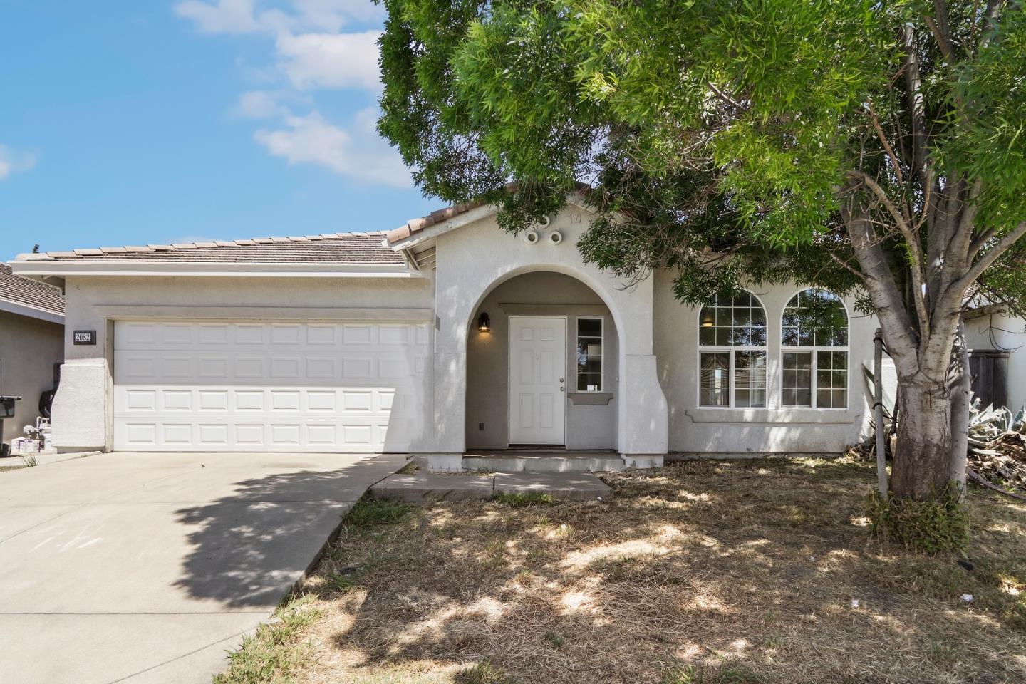 Detail Gallery Image 1 of 30 For 2082 Danvers Way, Sacramento,  CA 95832 - 3 Beds | 2 Baths