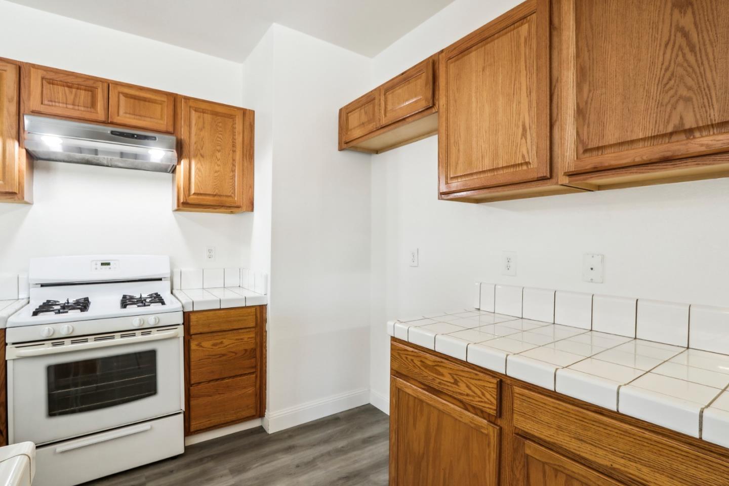 Detail Gallery Image 12 of 30 For 2082 Danvers Way, Sacramento,  CA 95832 - 3 Beds | 2 Baths