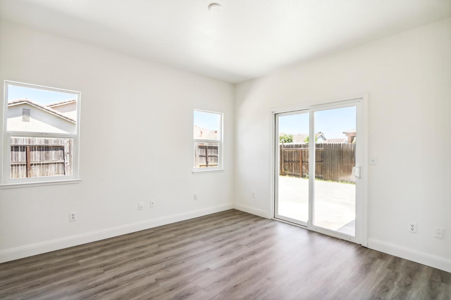 Detail Gallery Image 16 of 30 For 2082 Danvers Way, Sacramento,  CA 95832 - 3 Beds | 2 Baths