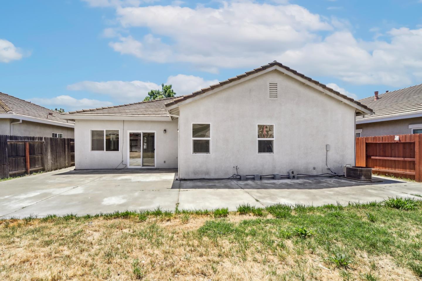Detail Gallery Image 27 of 30 For 2082 Danvers Way, Sacramento,  CA 95832 - 3 Beds | 2 Baths