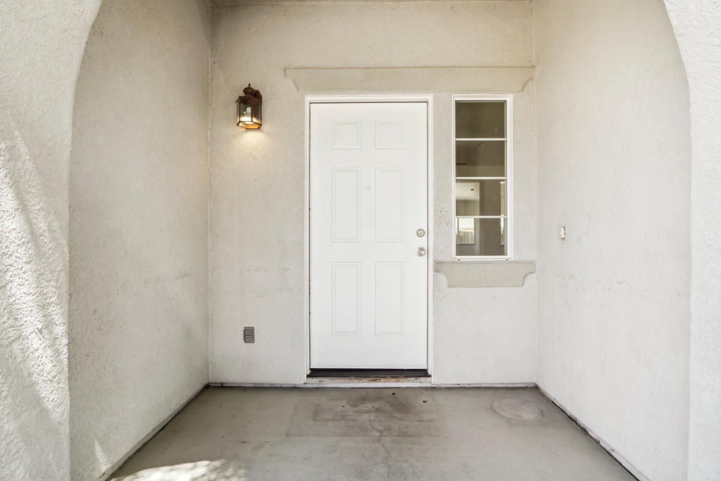 Detail Gallery Image 3 of 30 For 2082 Danvers Way, Sacramento,  CA 95832 - 3 Beds | 2 Baths