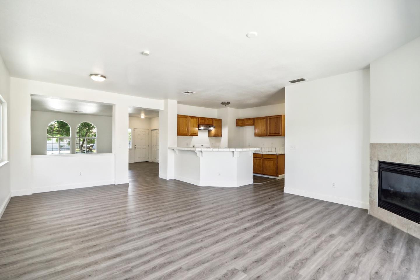 Detail Gallery Image 9 of 30 For 2082 Danvers Way, Sacramento,  CA 95832 - 3 Beds | 2 Baths