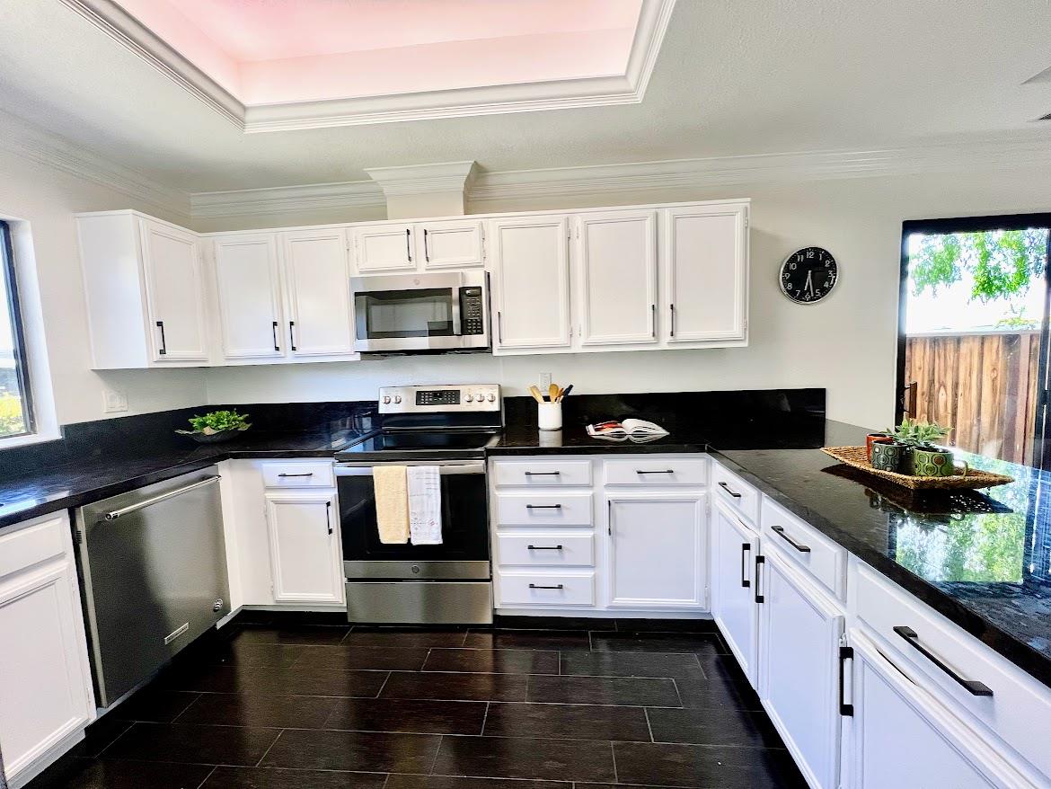 Detail Gallery Image 2 of 45 For 801 Ram Ln, Foster City,  CA 94404 - 3 Beds | 2/1 Baths