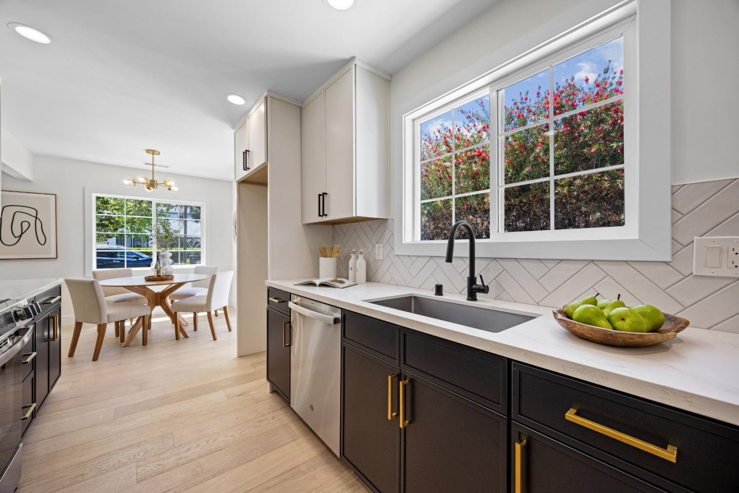Detail Gallery Image 11 of 33 For 3541 Page St, Redwood City,  CA 94063 - 3 Beds | 2 Baths