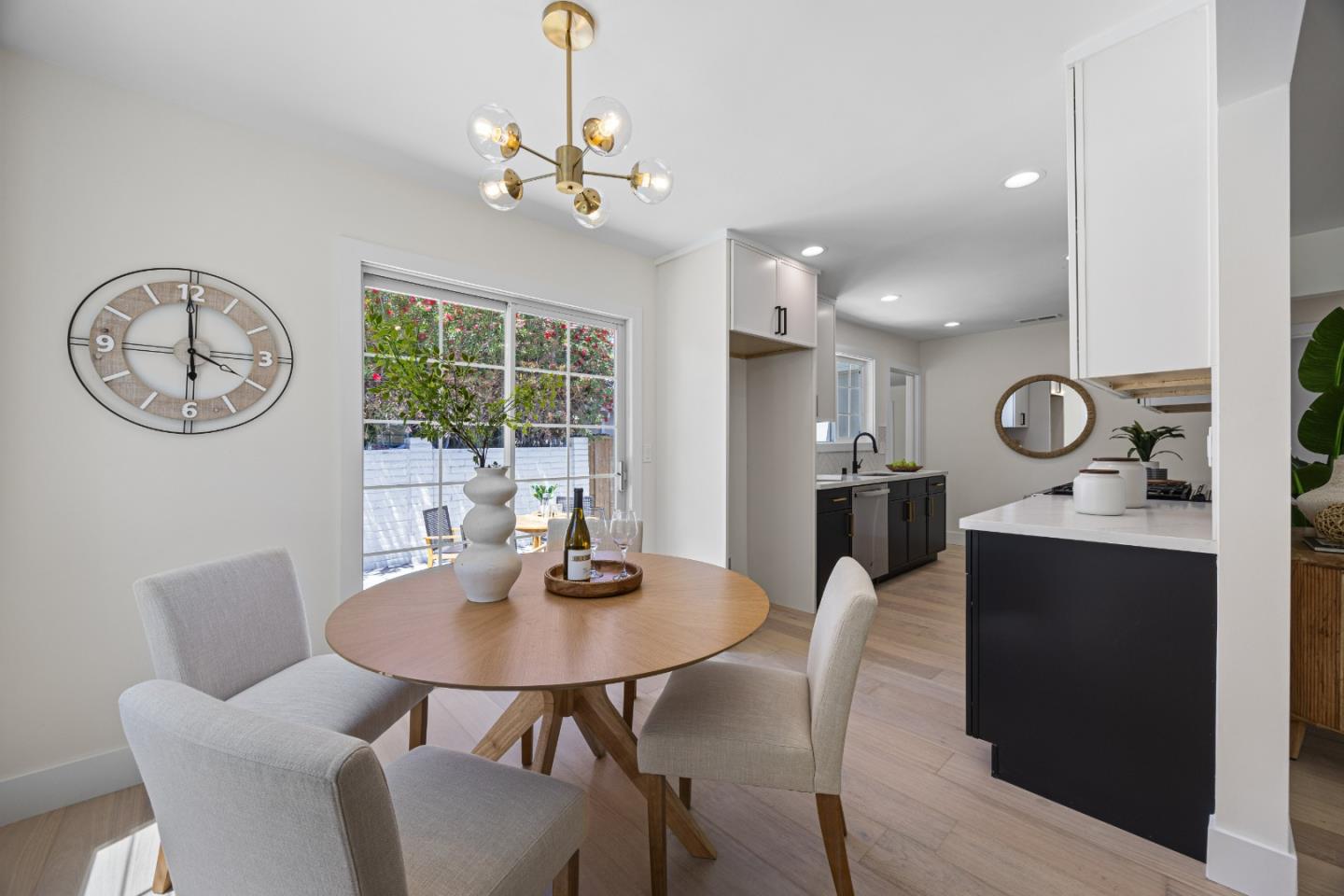 Detail Gallery Image 12 of 33 For 3541 Page St, Redwood City,  CA 94063 - 3 Beds | 2 Baths