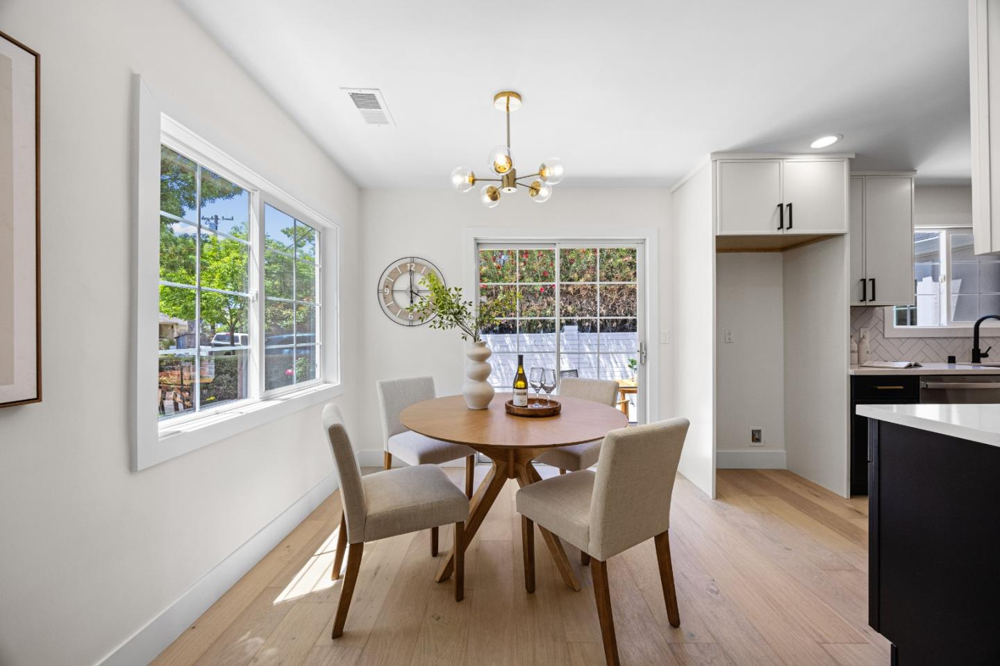 Detail Gallery Image 13 of 33 For 3541 Page St, Redwood City,  CA 94063 - 3 Beds | 2 Baths