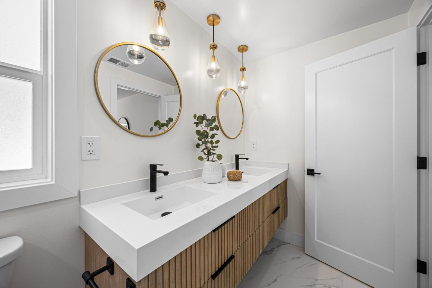 Detail Gallery Image 17 of 33 For 3541 Page St, Redwood City,  CA 94063 - 3 Beds | 2 Baths