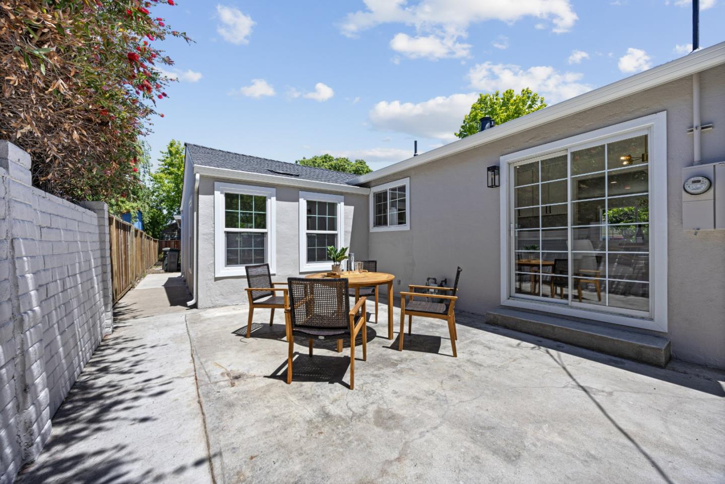 Detail Gallery Image 23 of 33 For 3541 Page St, Redwood City,  CA 94063 - 3 Beds | 2 Baths