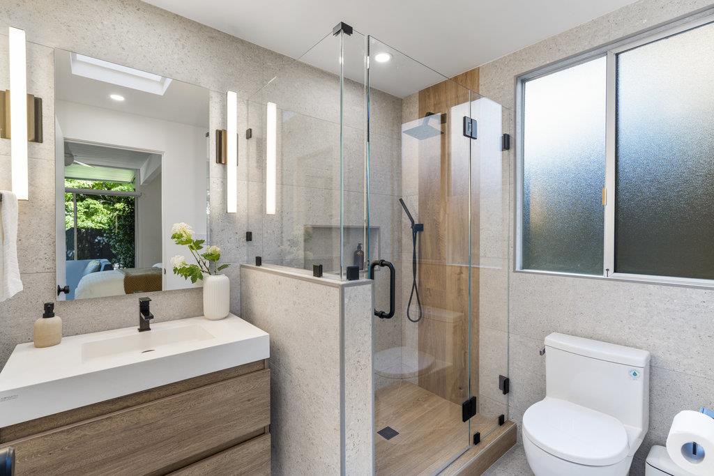 Detail Gallery Image 25 of 62 For 2366 Fairglen Dr, San Jose,  CA 95125 - 4 Beds | 2 Baths