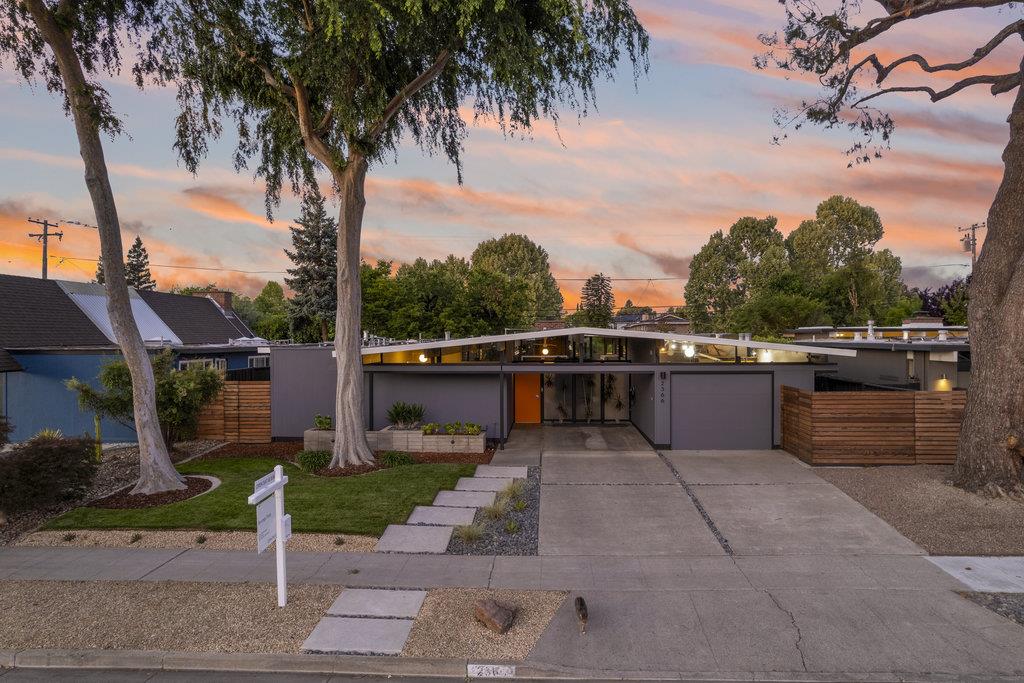 Detail Gallery Image 43 of 62 For 2366 Fairglen Dr, San Jose,  CA 95125 - 4 Beds | 2 Baths